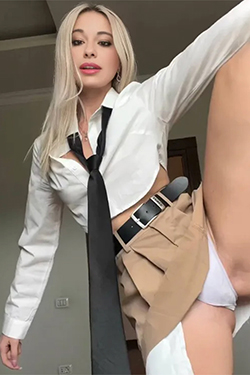 Blondes Hobby Escort Model in Berlin Julande macht Top Erotik Service